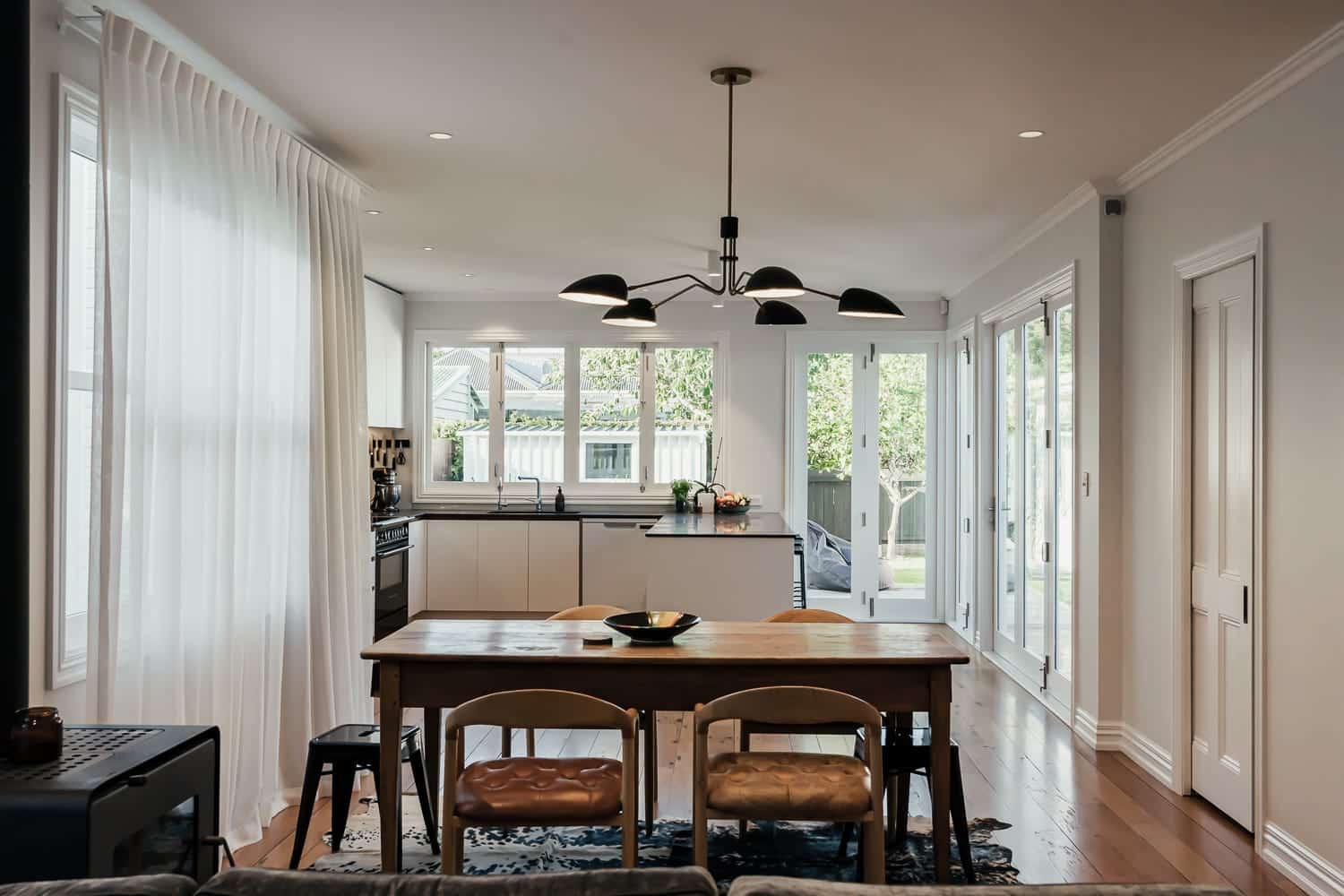 Dining area pendant lights