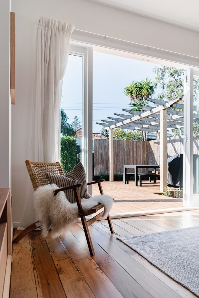 Indoor-outdoor living space connection